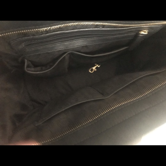 Michael Kors Large Selma Purse - Picture 3 of 11